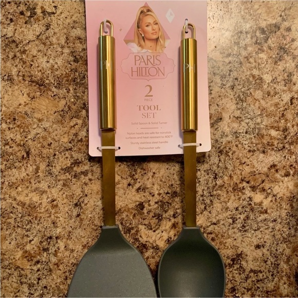 NWT Paris Hilton Pink 9 inch Cake Pan & 2 PIECE TOOL SET - Gold Spoon & Turner - Picture 3 of 16